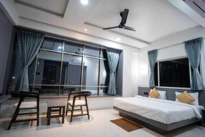 Hotel Oberon Solapur Dış mekan fotoğraf