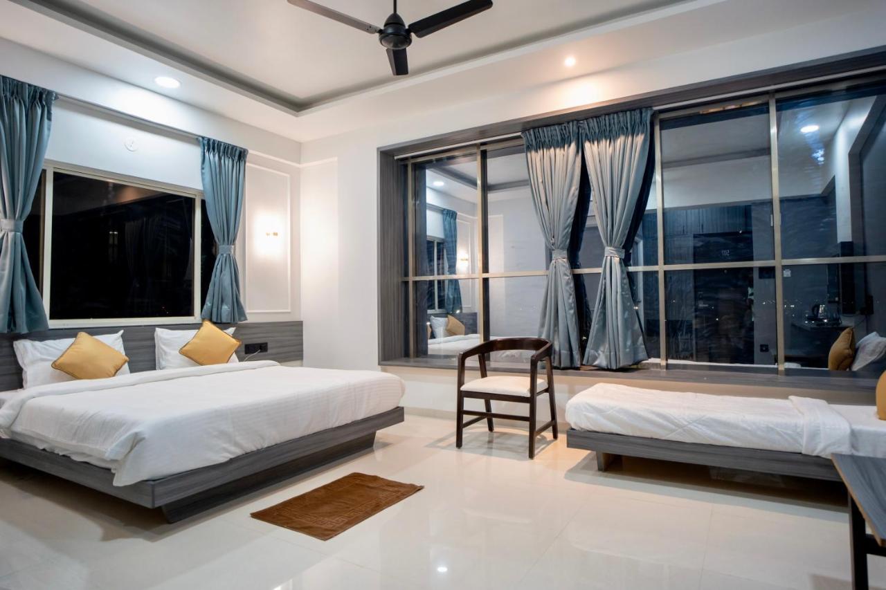 Hotel Oberon Solapur Dış mekan fotoğraf