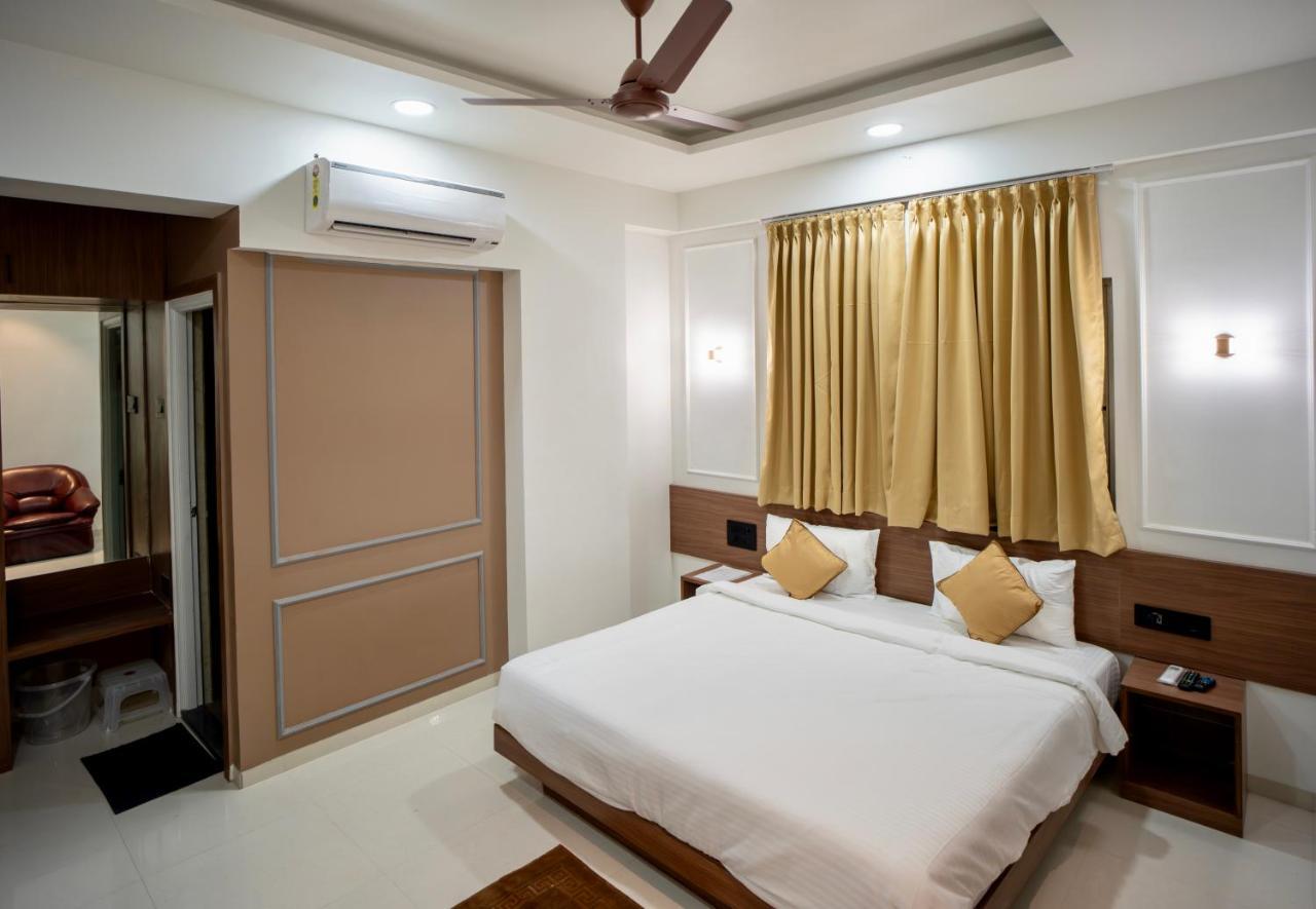 Hotel Oberon Solapur Dış mekan fotoğraf