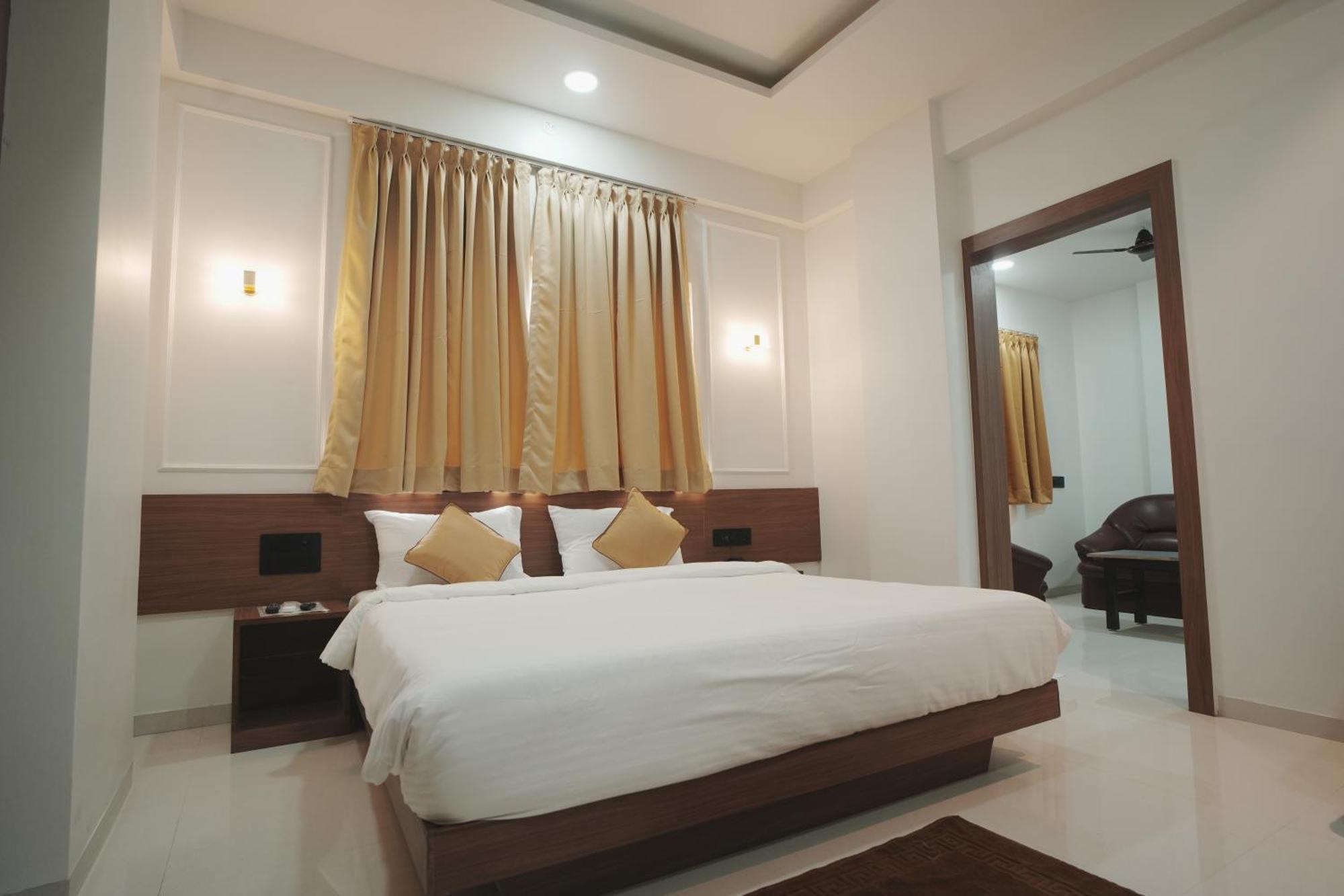 Hotel Oberon Solapur Dış mekan fotoğraf